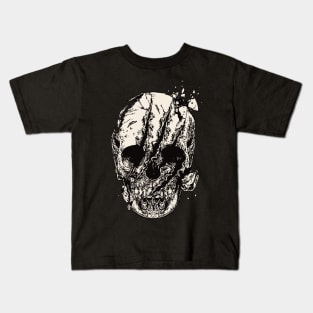 wolf claw skull explode Kids T-Shirt